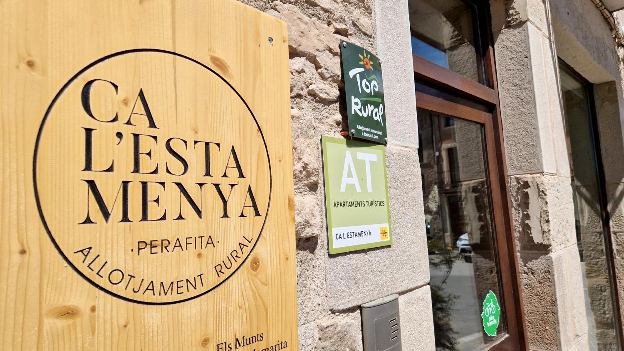 Hostal Ca L'Estamenya Perafita Exterior foto