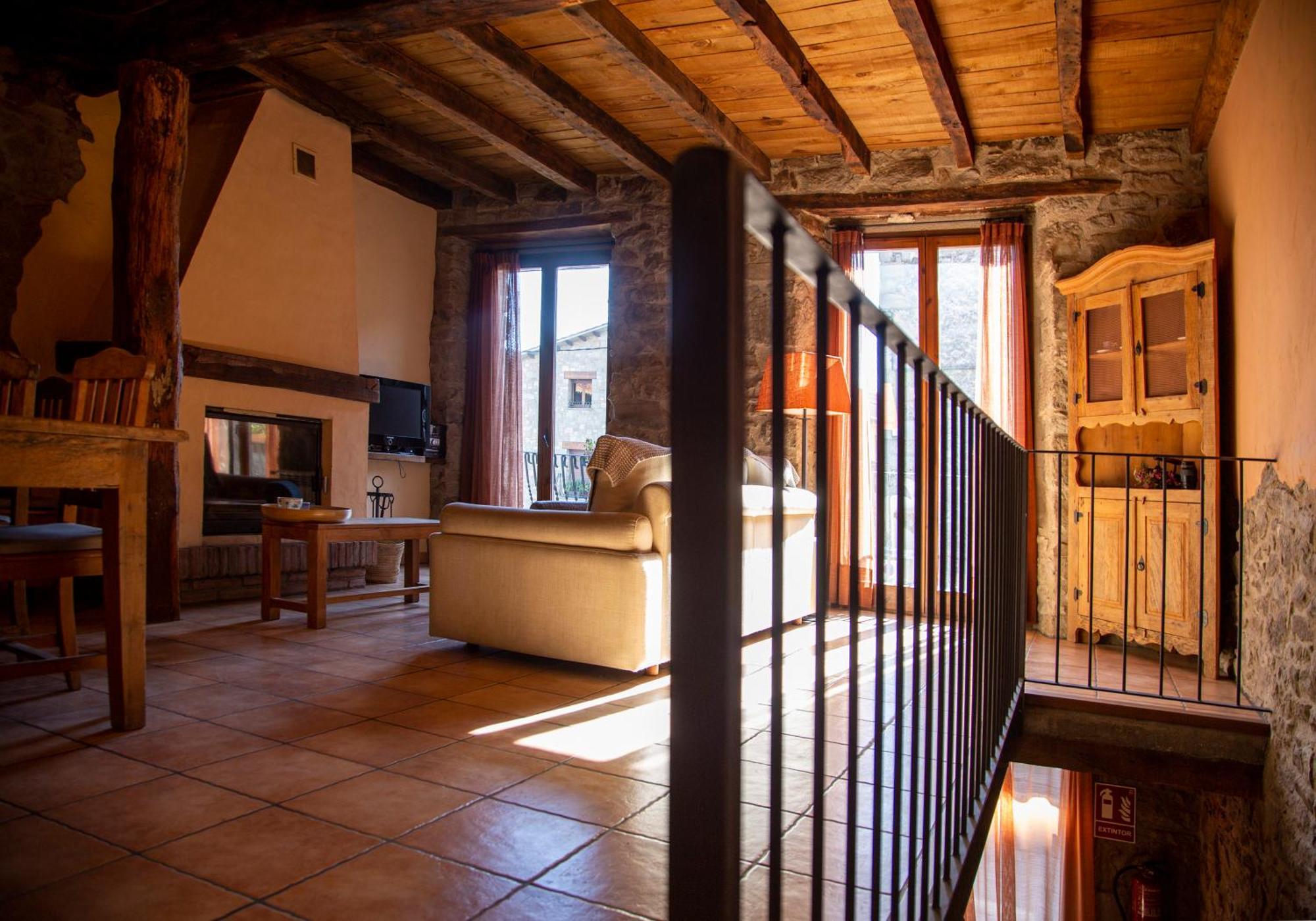 Hostal Ca L'Estamenya Perafita Exterior foto